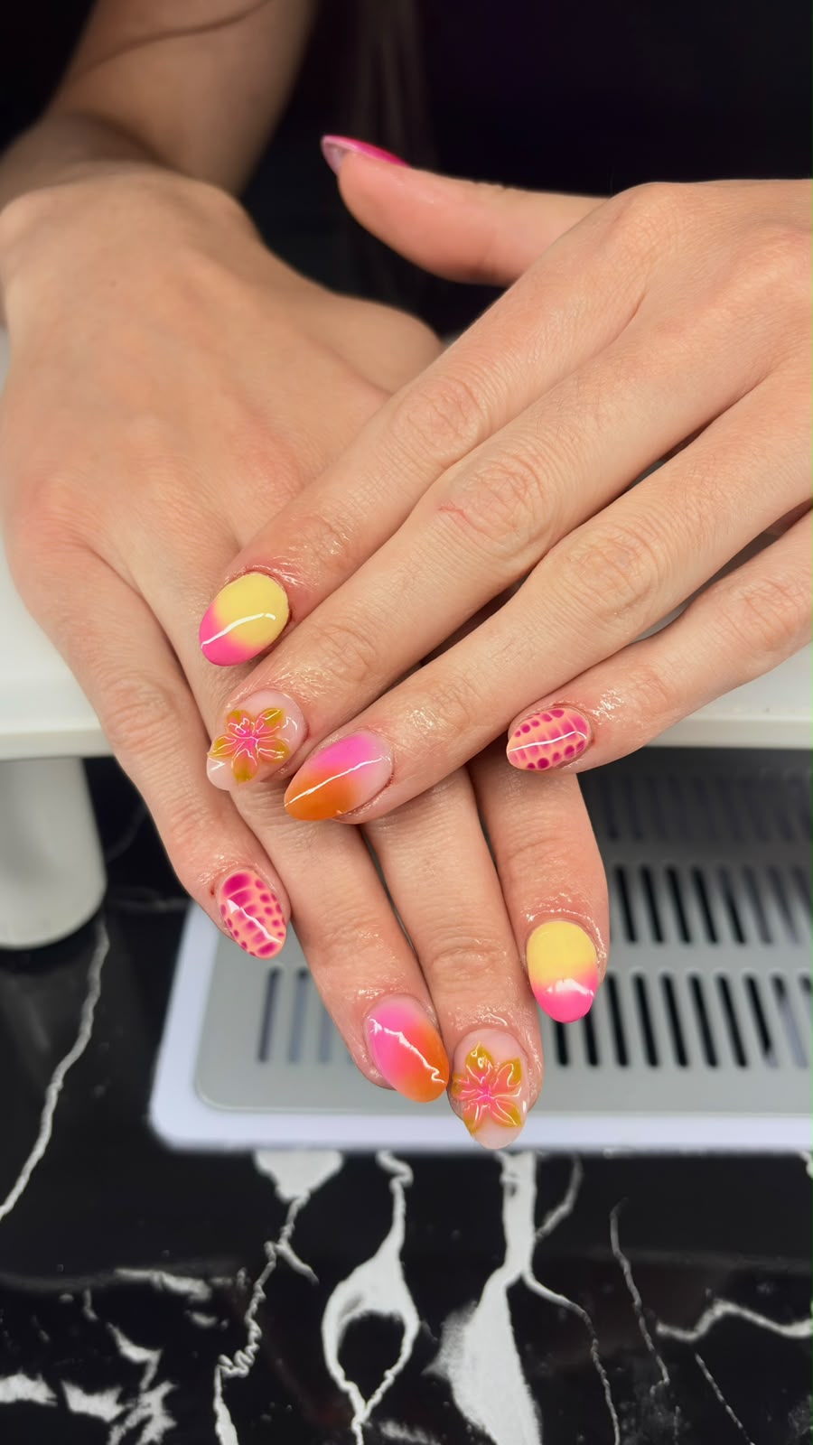 Diseño de uñas realizado en NOVA nail studio