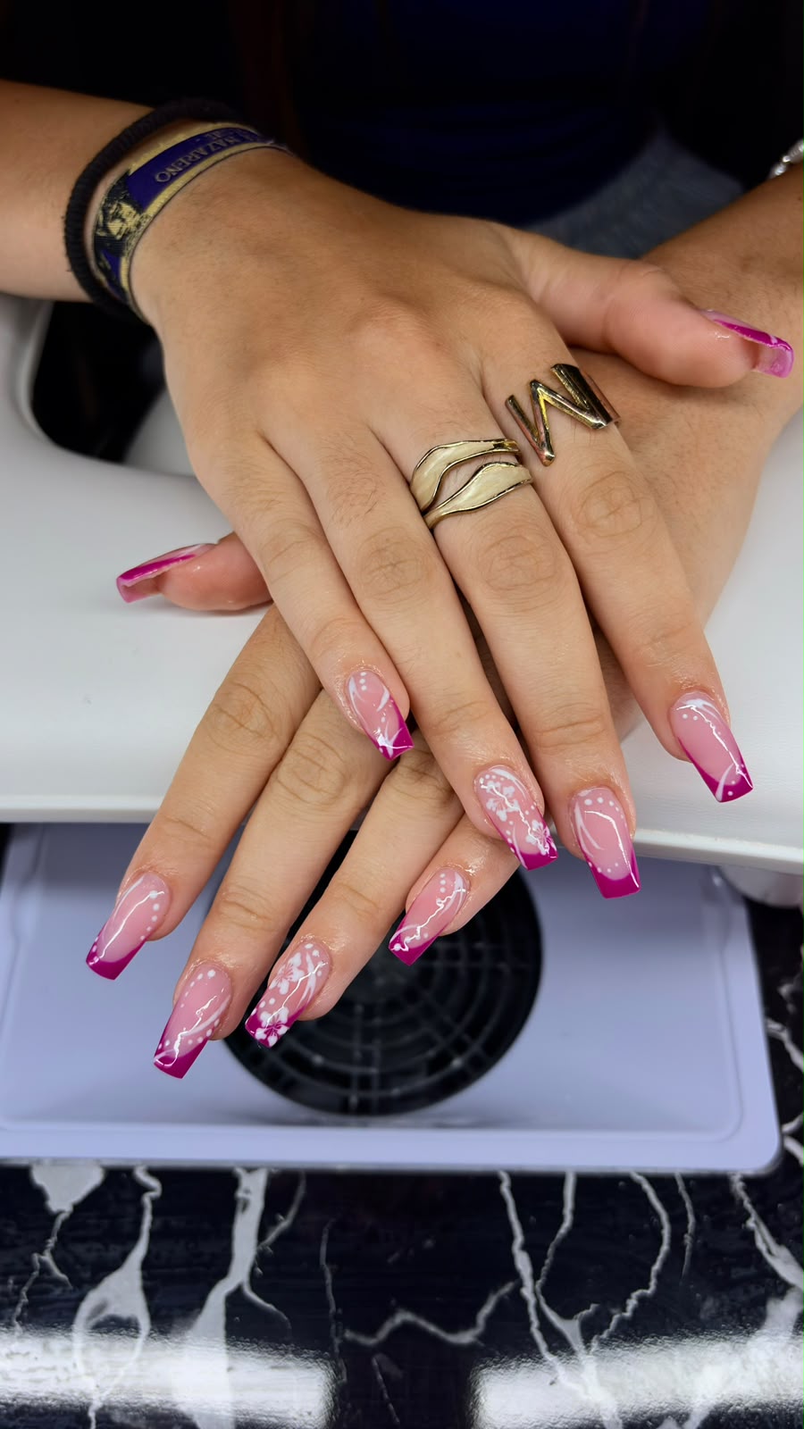 Diseño de uñas realizado en NOVA nail studio