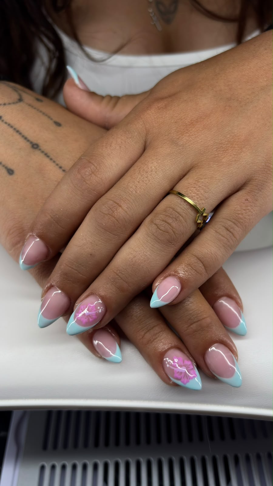 Diseño de uñas realizado en NOVA nail studio