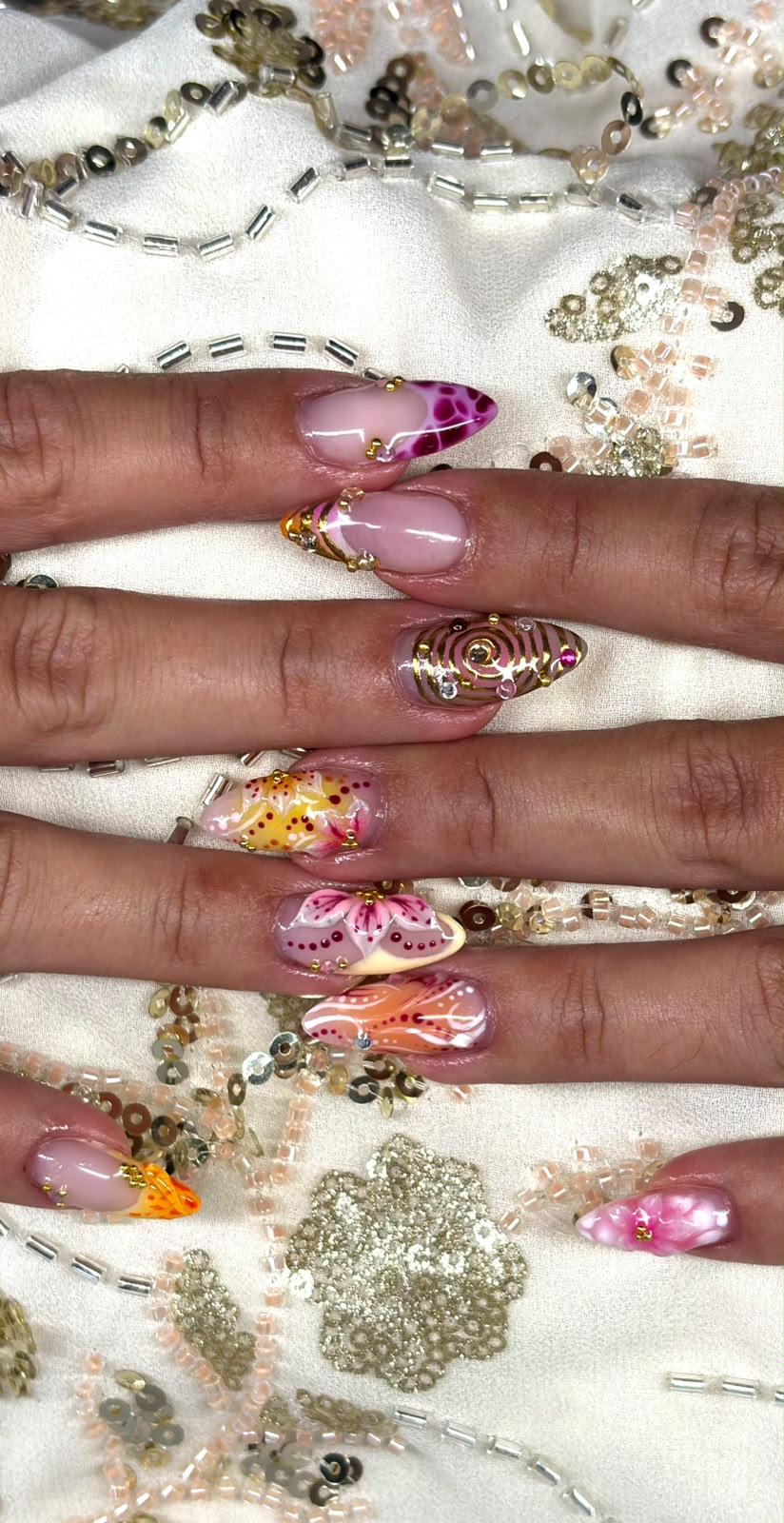 Diseño de uñas realizado en NOVA nail studio
